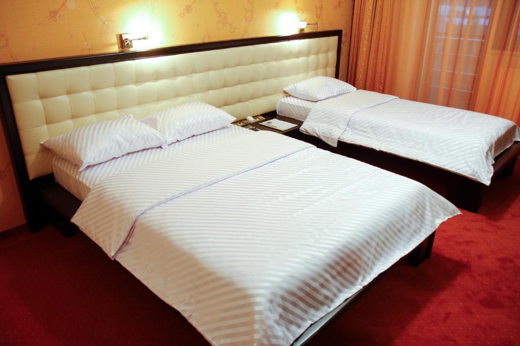 Hotel Anna Junior Târgu Jiu Habitación foto
